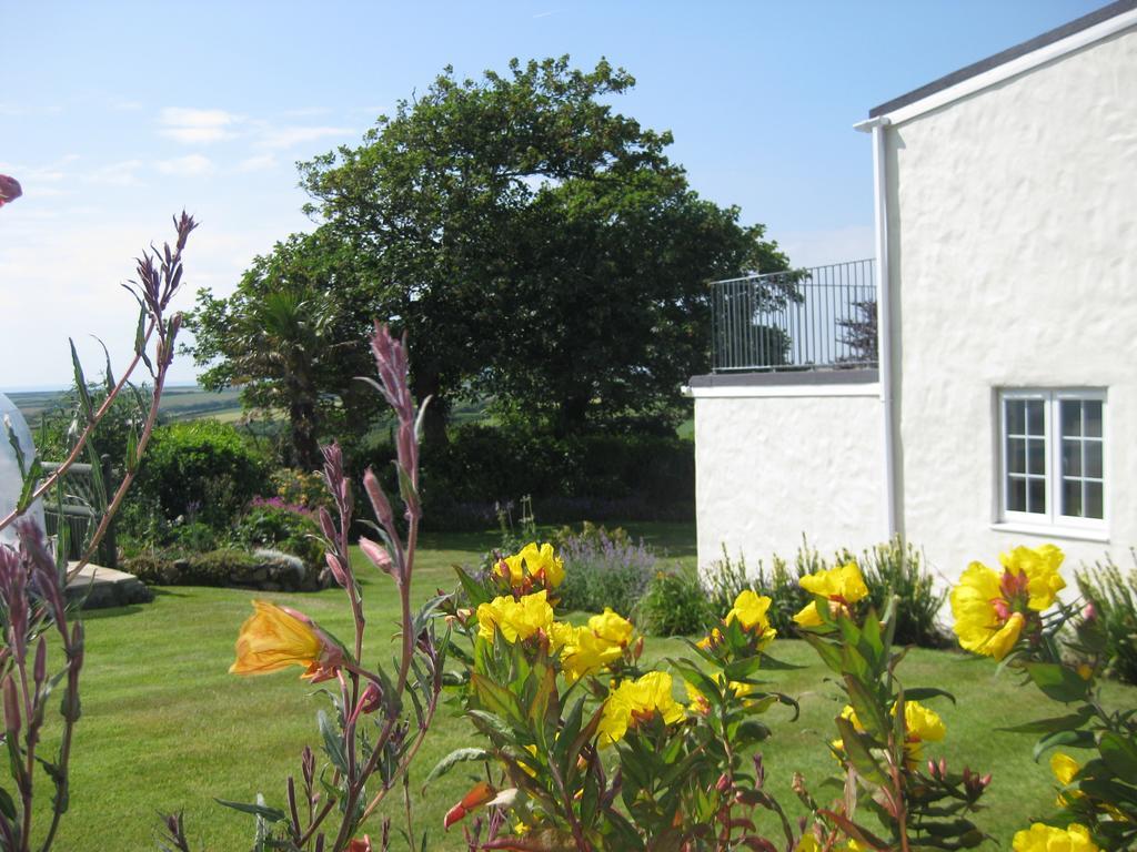 Tregaddra Farm B&B Helston Extérieur photo