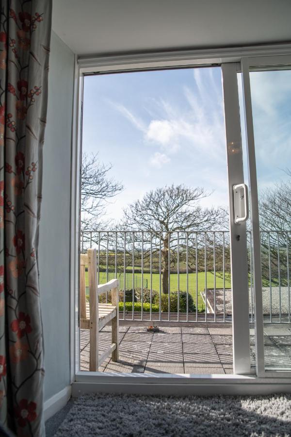 Tregaddra Farm B&B Helston Extérieur photo